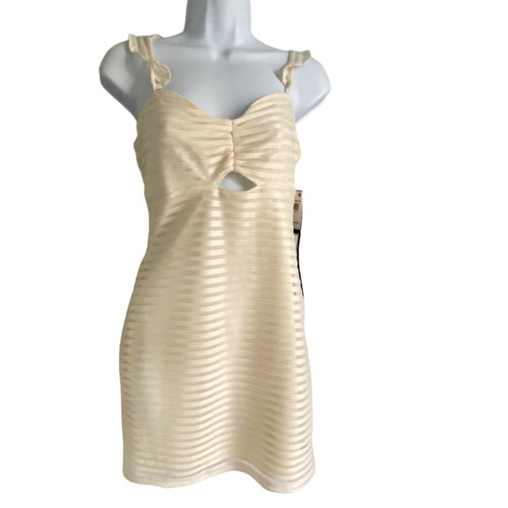 City Studio Little White Dress with Flutter Strap Sleeves and Cut Out Size 9 NEW